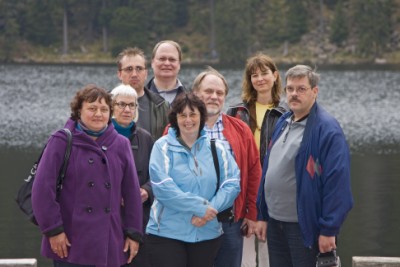 Gruppenbild mit Dame